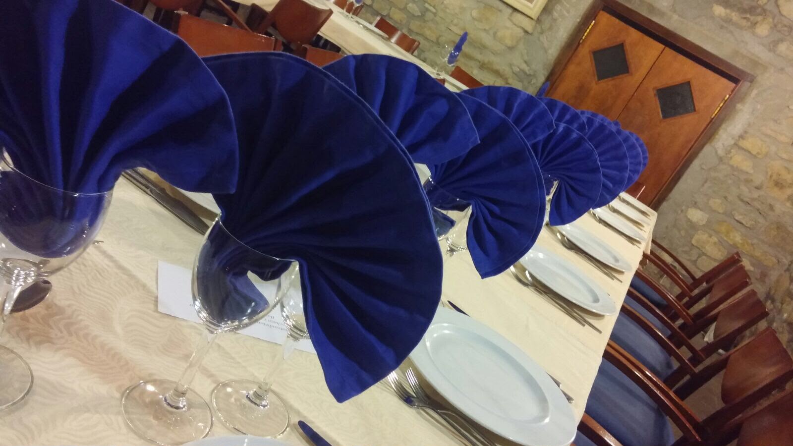 Taula decorada al menjador de Can Font